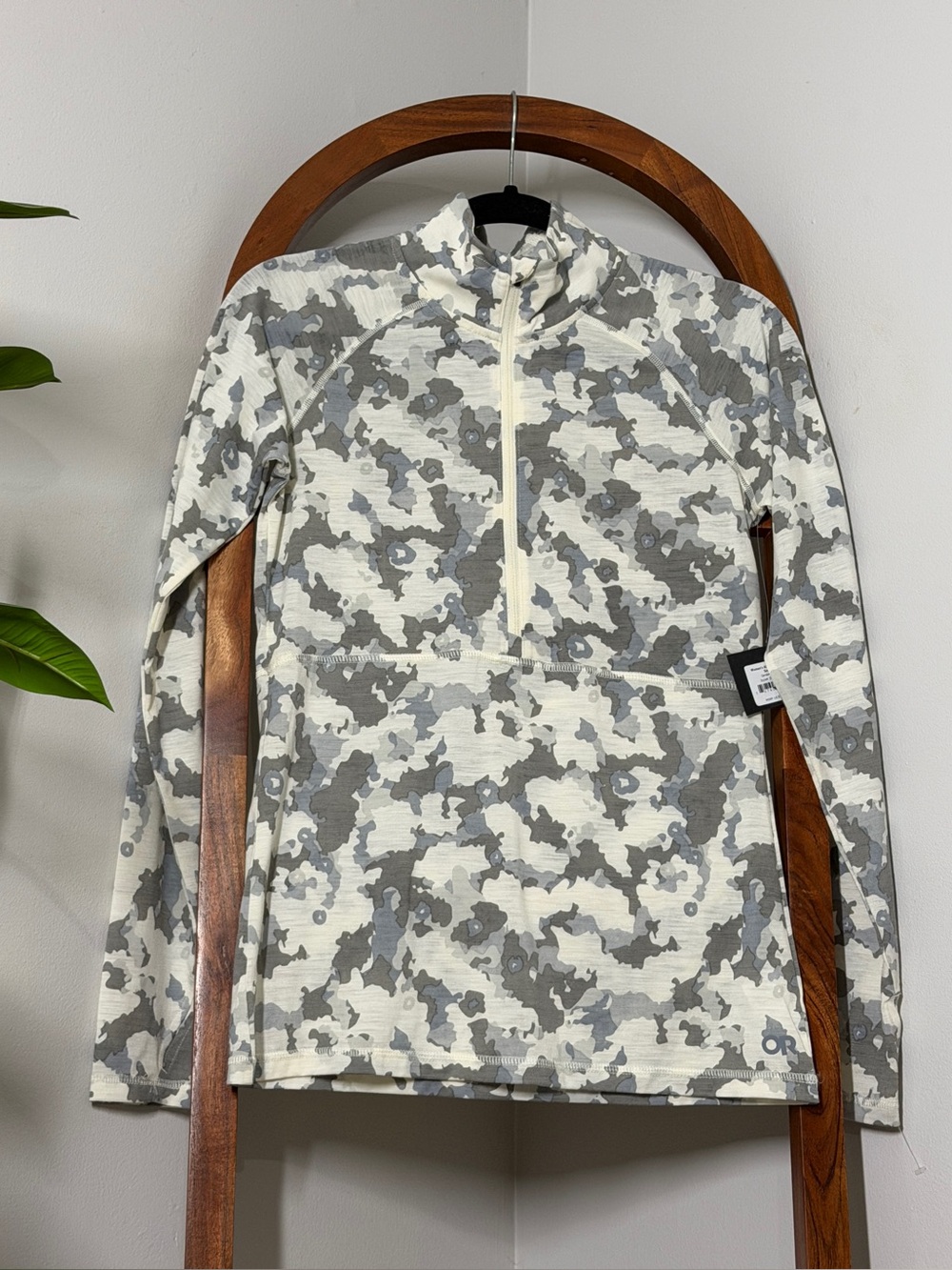 Outdoor Research SMALL Alpine Onset Half Zip Pullover Gray White Snow Camo NEW
